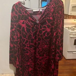 Black blouse with pink